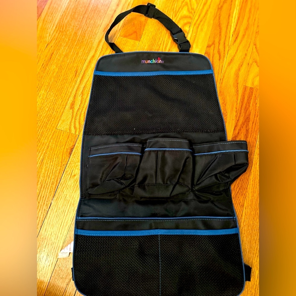 Munchkin backseat car organizer